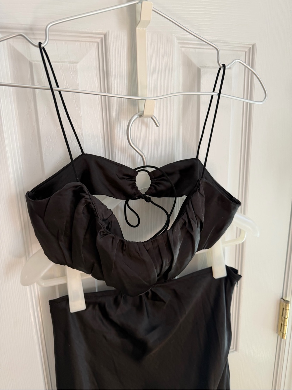 Black Cut Out Satin Dress Size Médium Bias Cut - Picture 8 of 8